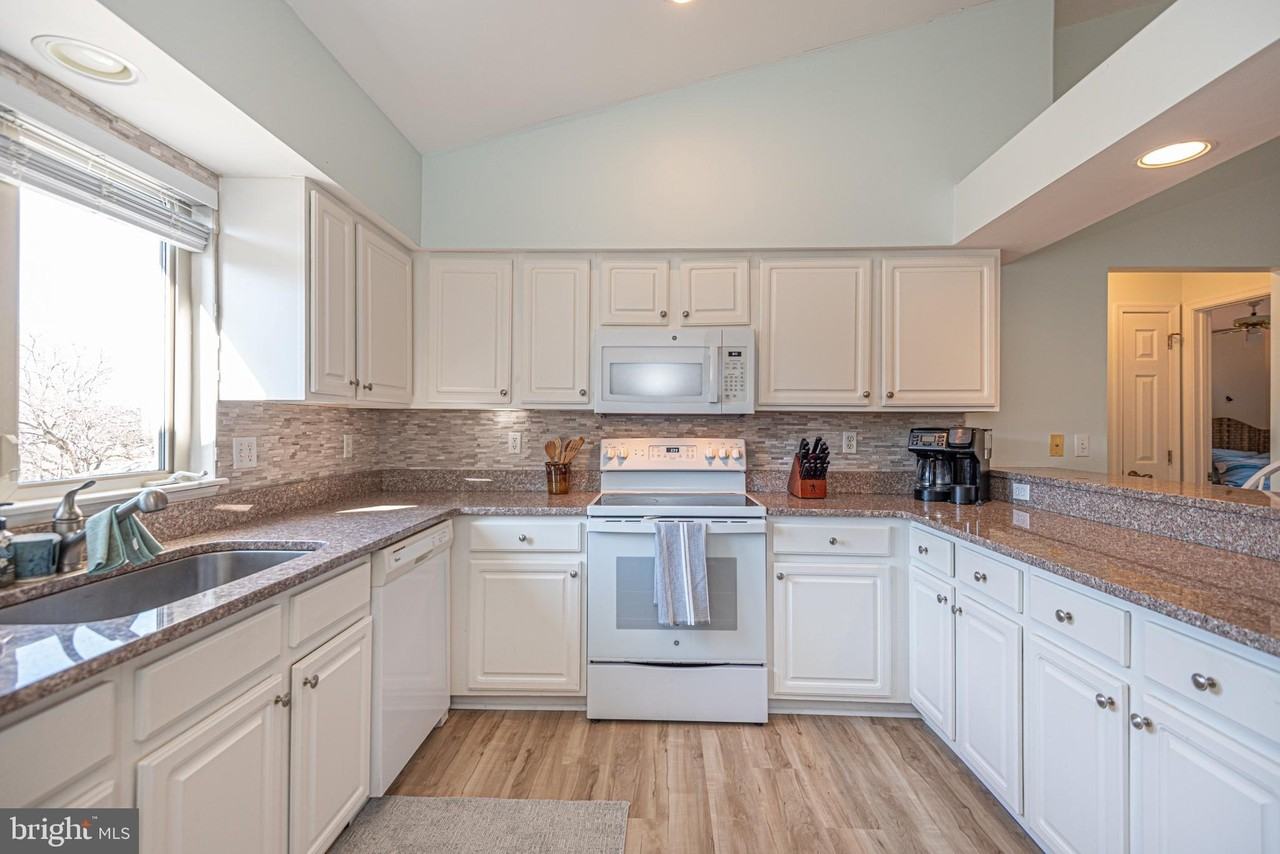 18565 Orton Cir #5 - Photo 4 of 21