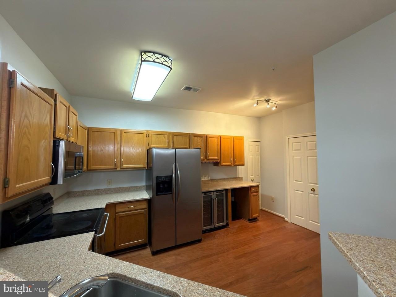1426 Nutwood Ct - Photo 5 of 9