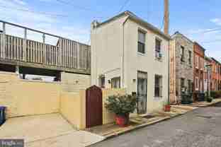 2222 Gough St #B - Photo 1 of 1