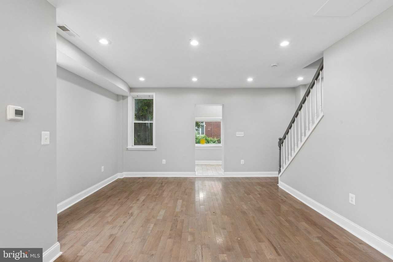 139 Ventnor Ter - Photo 5 of 40