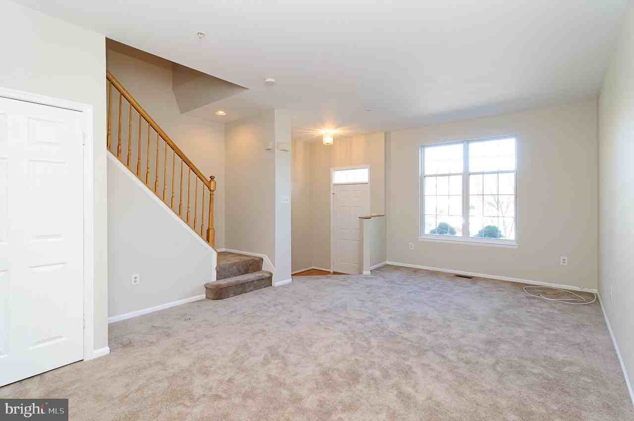 8459 Gold Sunset Way - Photo 6 of 24