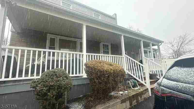 1853 Barnett St - Photo 2 of 3