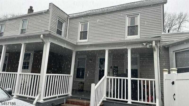 1853 Barnett St - Photo 3 of 3