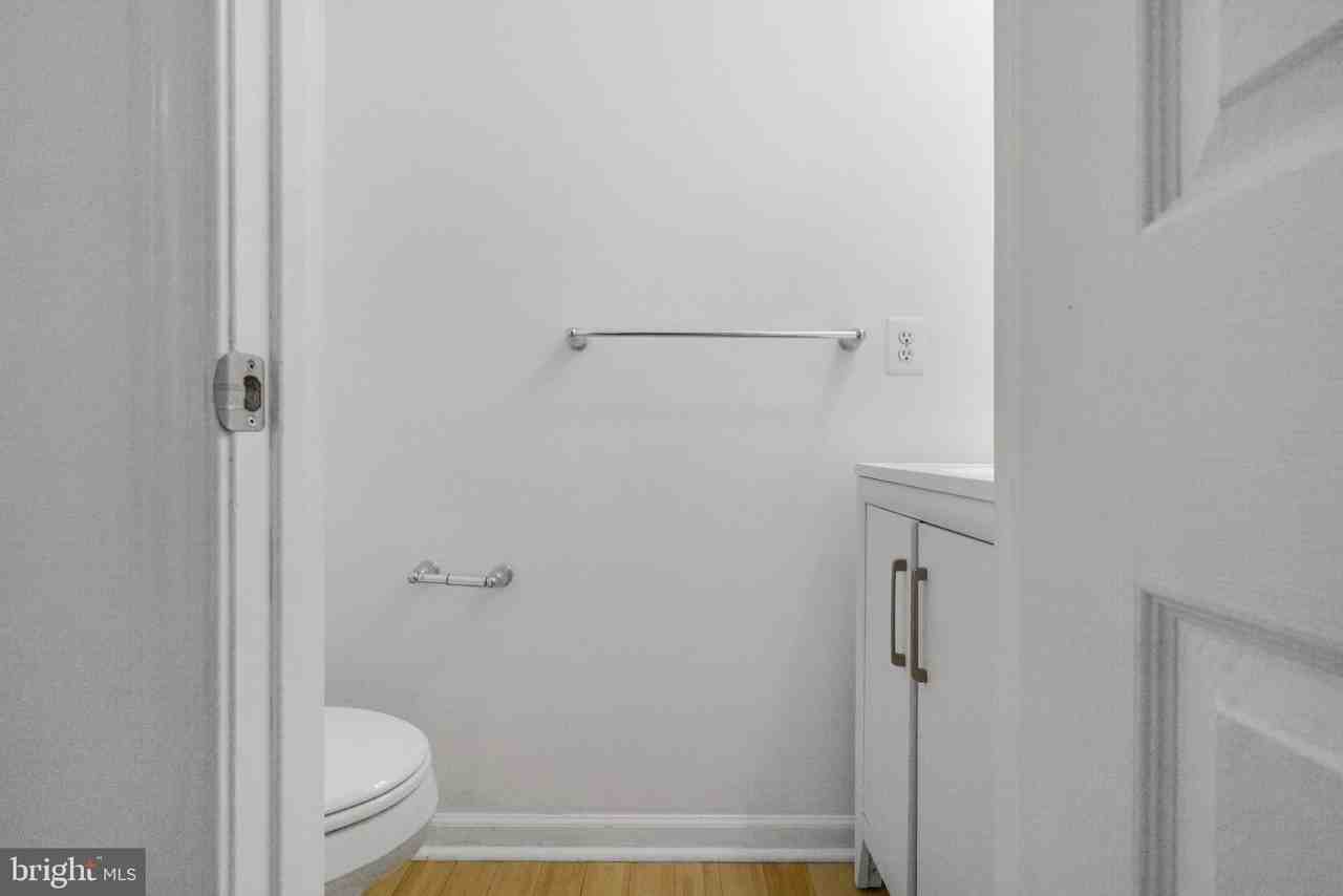 9448 Alloway Dr - Photo 5 of 37