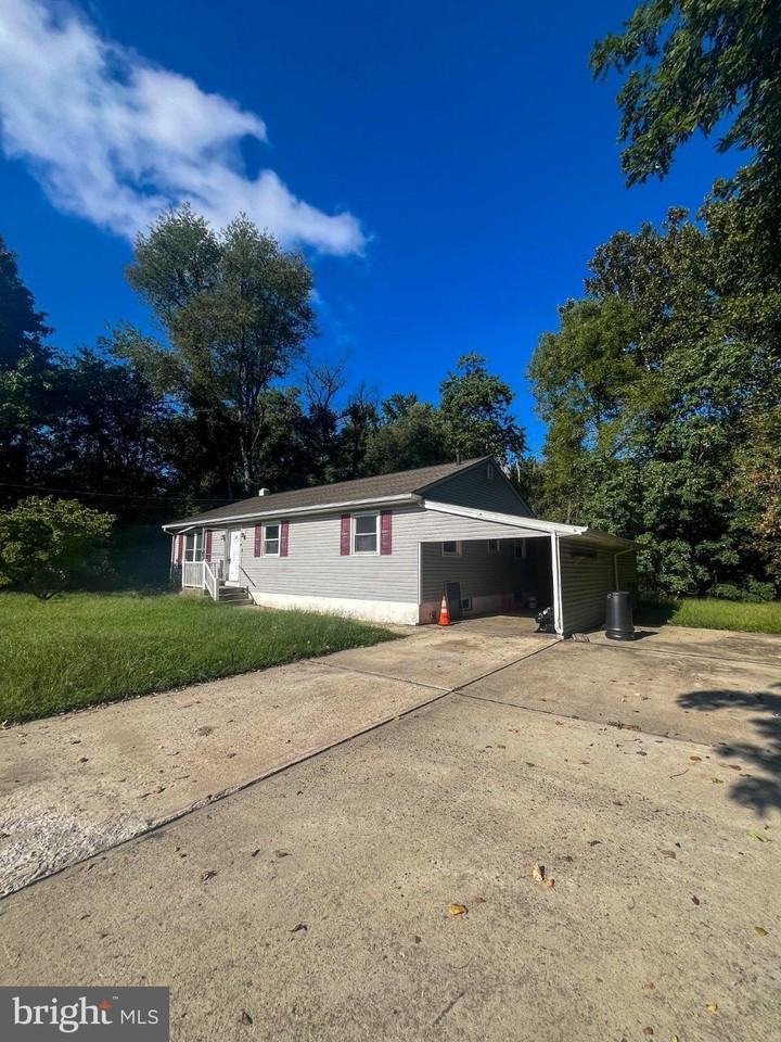 55 Rutgers Ave - Photo 2 of 16