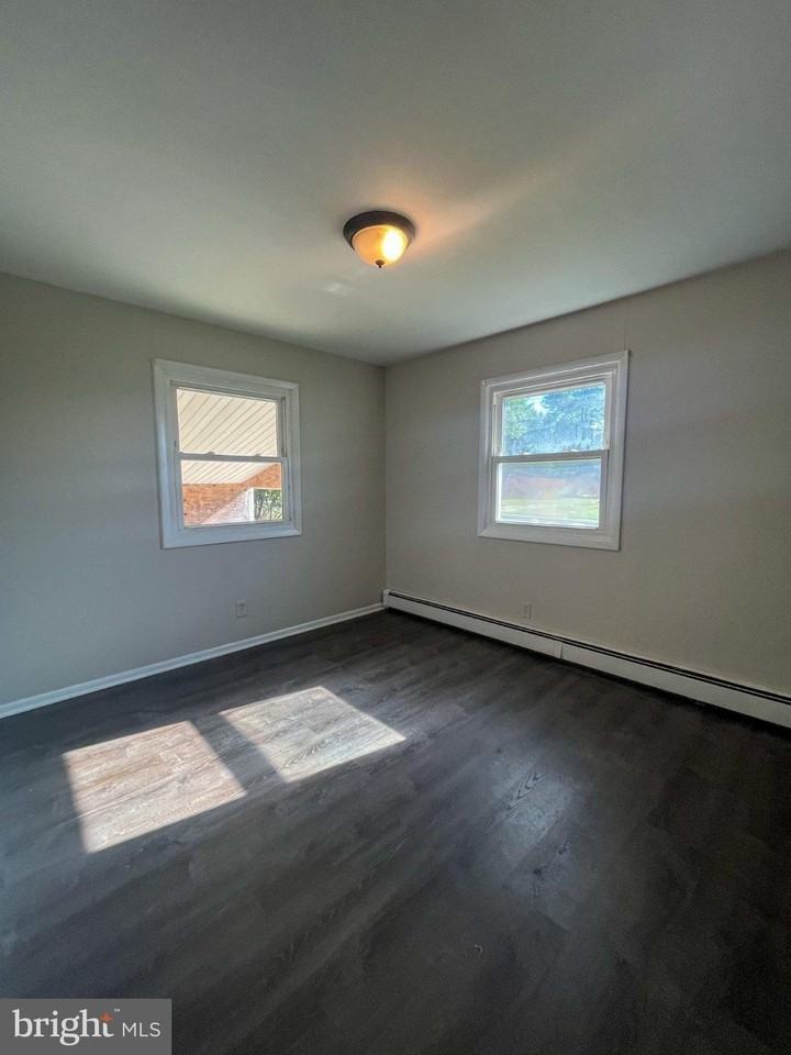 55 Rutgers Ave - Photo 6 of 16