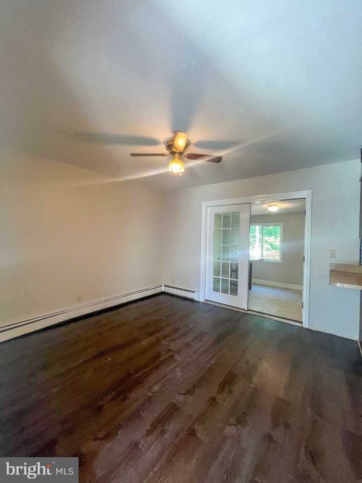 55 Rutgers Ave - Photo 7 of 16