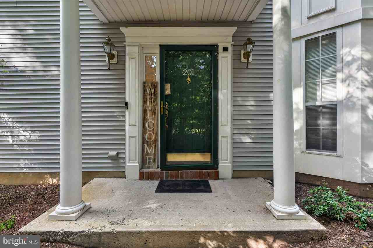 201 Waldorf Dr - Photo 3 of 30