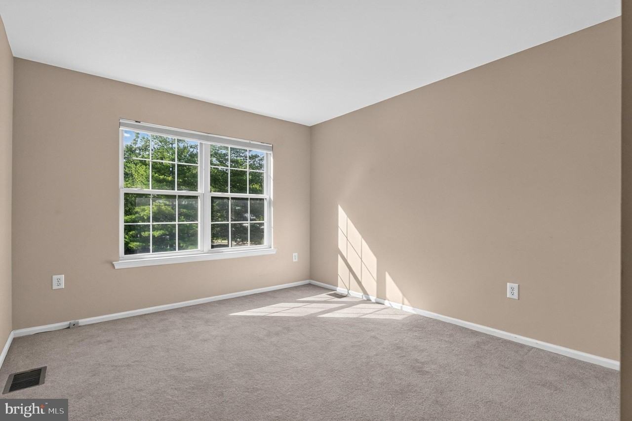 201 Waldorf Dr - Photo 6 of 30