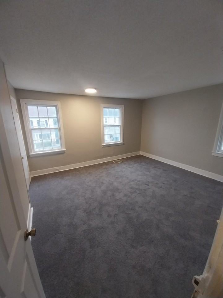 240 W Main St #2 - Photo 4 of 6