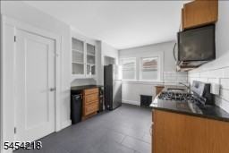 1020 Cross Ave - Photo 4 of 15
