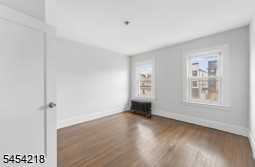 1020 Cross Ave - Photo 6 of 15