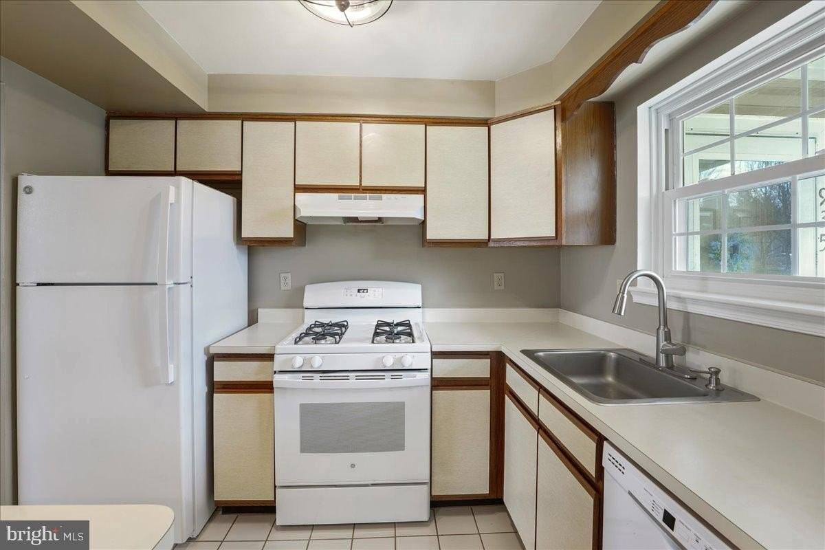 936 Railway Sq #17 - Photo 7 of 32