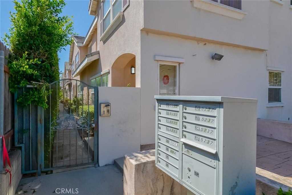 5235 Rosemead Blvd - Photo 5 of 21