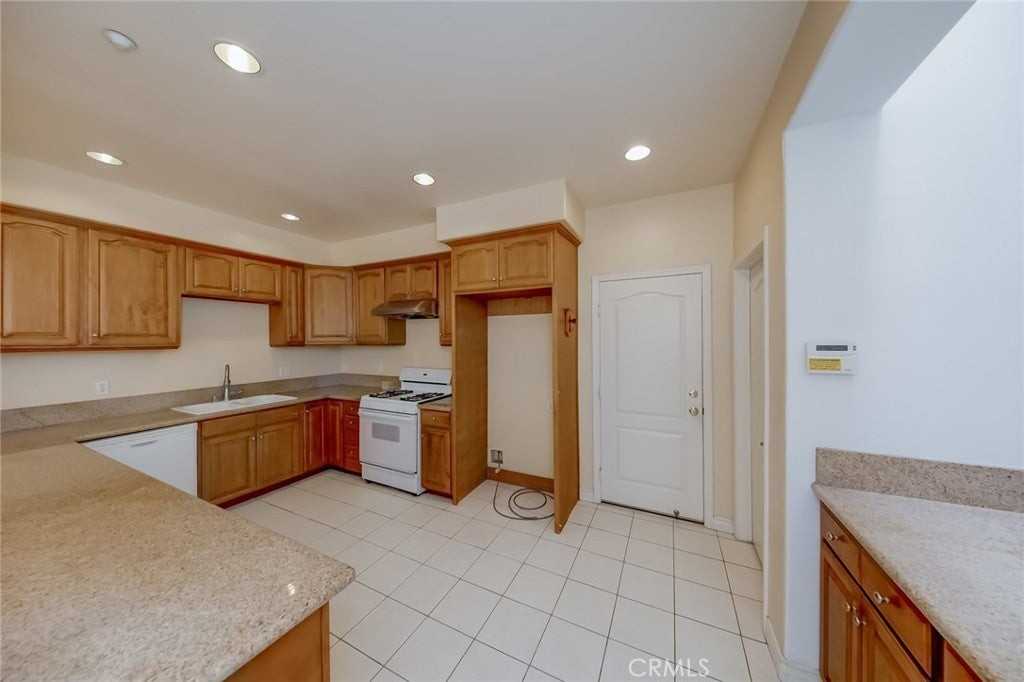 5235 Rosemead Blvd - Photo 6 of 21