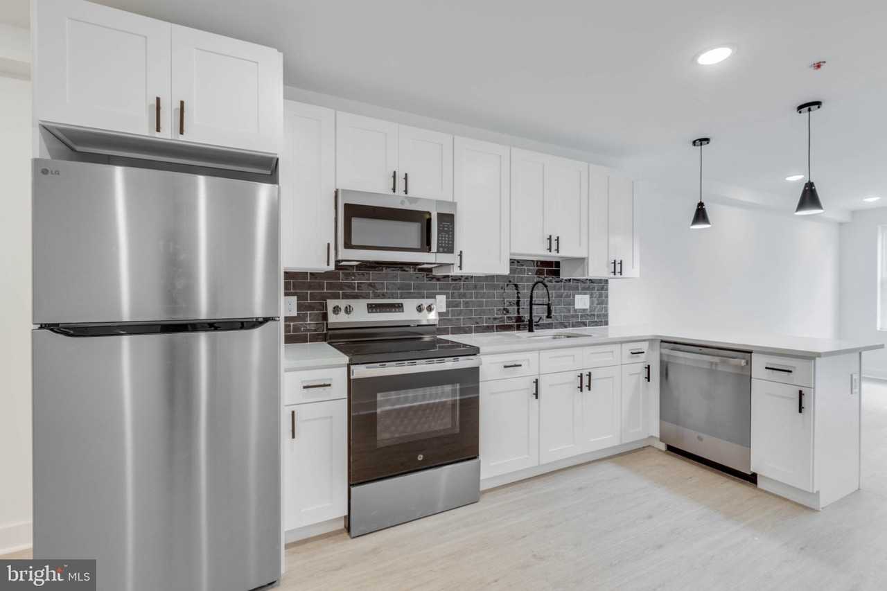 2314 N Sydenham St #1 - Photo 5 of 18