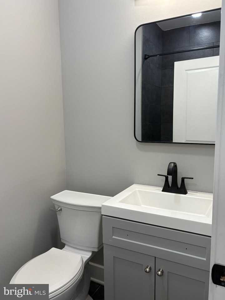 2840 W Girard Ave - Photo 7 of 17