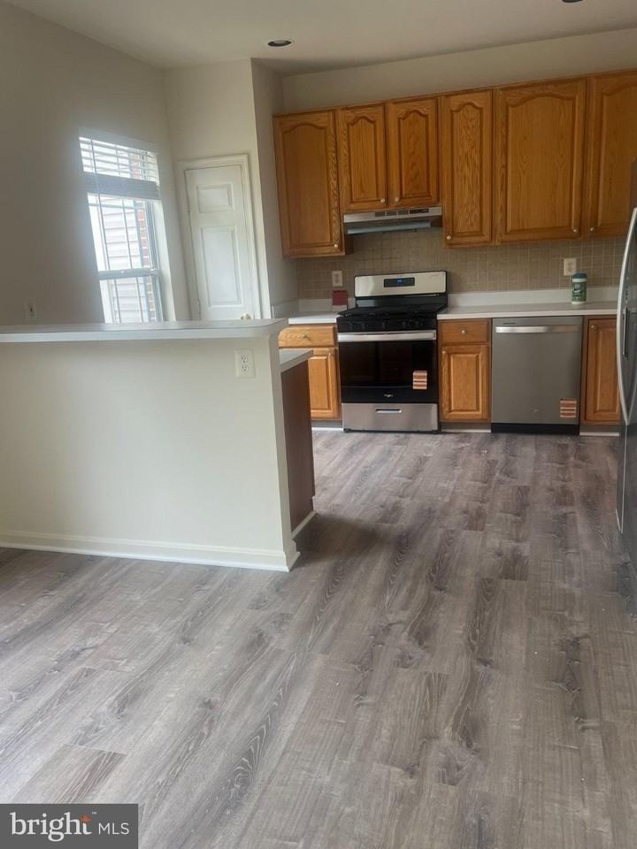 13205 Fox Ripple Ln - Photo 4 of 20
