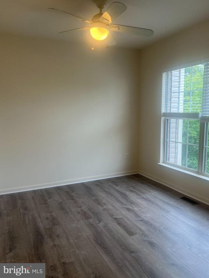 13205 Fox Ripple Ln - Photo 6 of 20