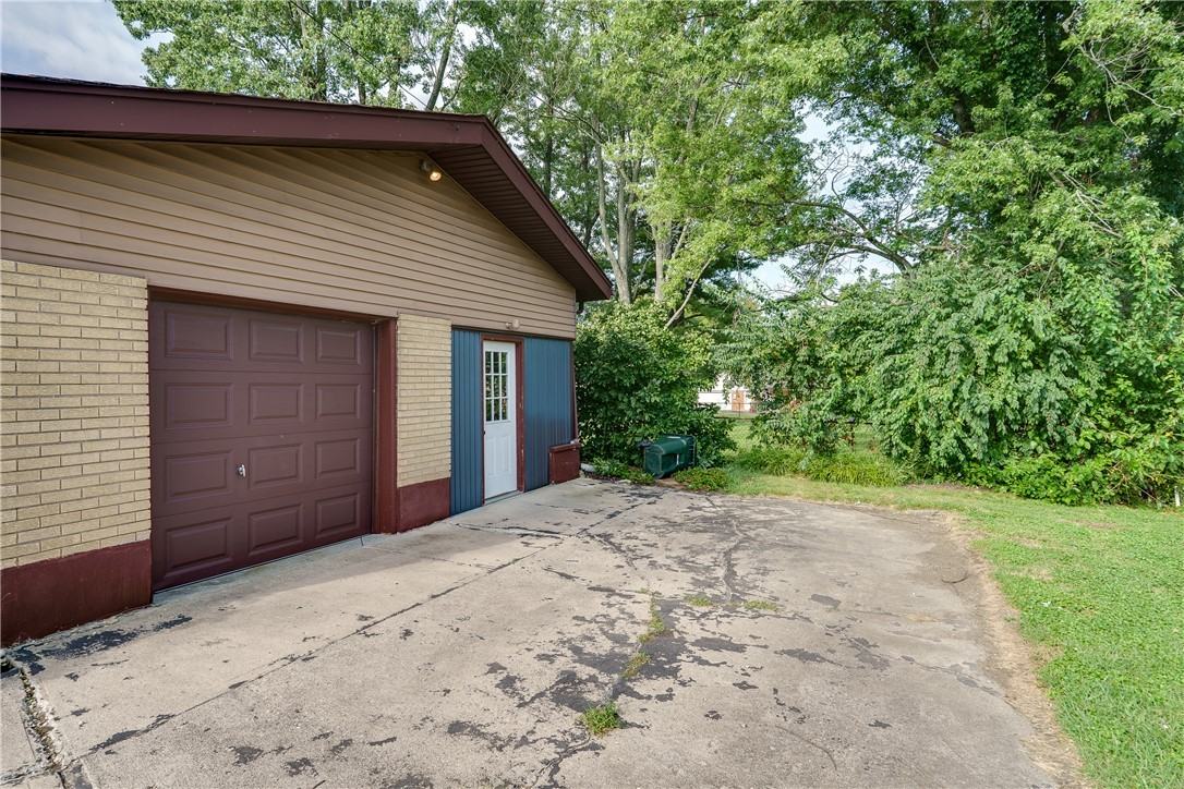 9025 Bunnell Hill Rd - Photo 2 of 20