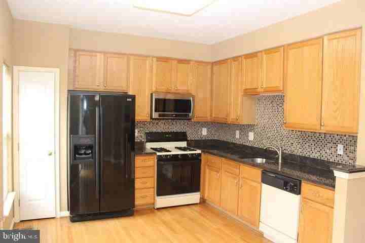 2555 Chase Wellesley Dr - Photo 6 of 24