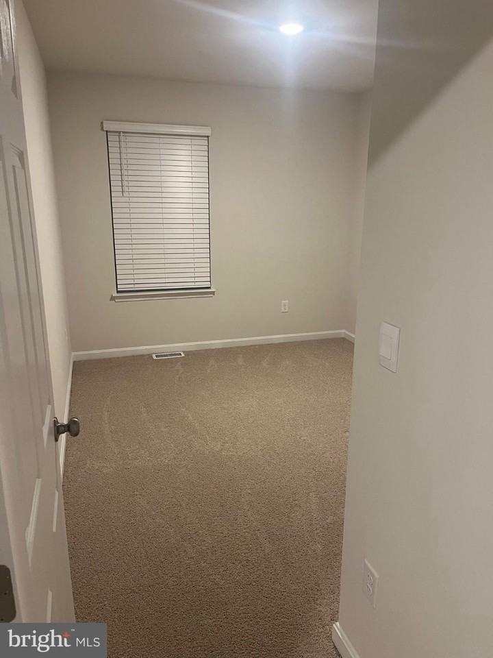 135 Rae Ct - Photo 3 of 15