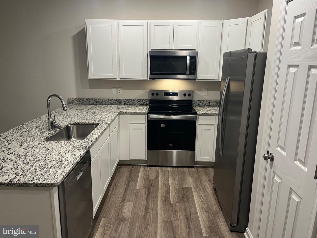 135 Rae Ct - Photo 6 of 15