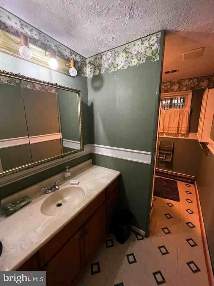 7840 Old Carolina Rd - Photo 5 of 27