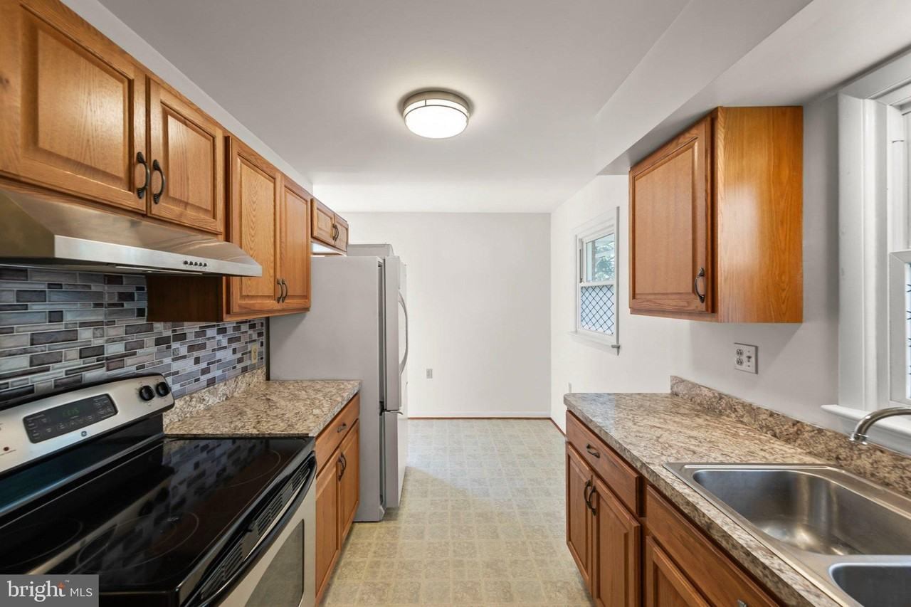 449 Royal St - Photo 3 of 20