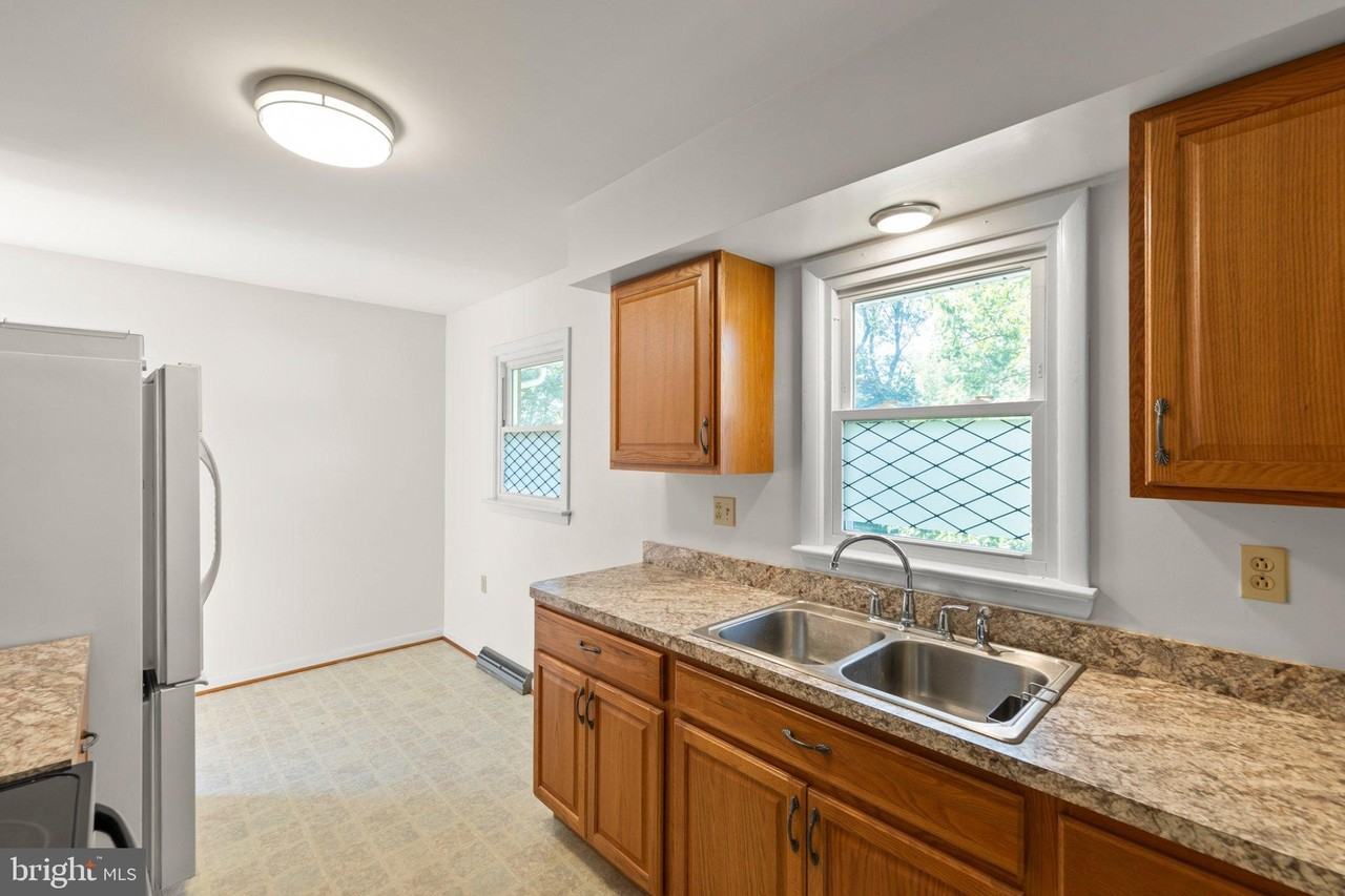 449 Royal St - Photo 4 of 20