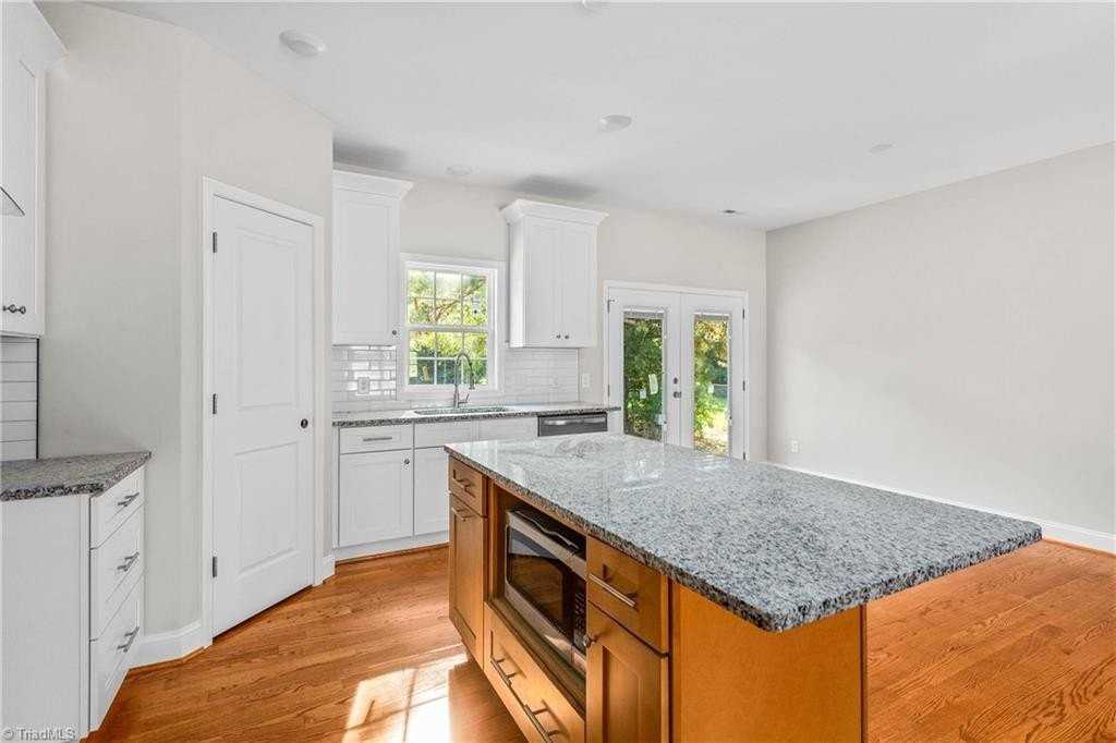 2459 Griffith Rd - Photo 3 of 14