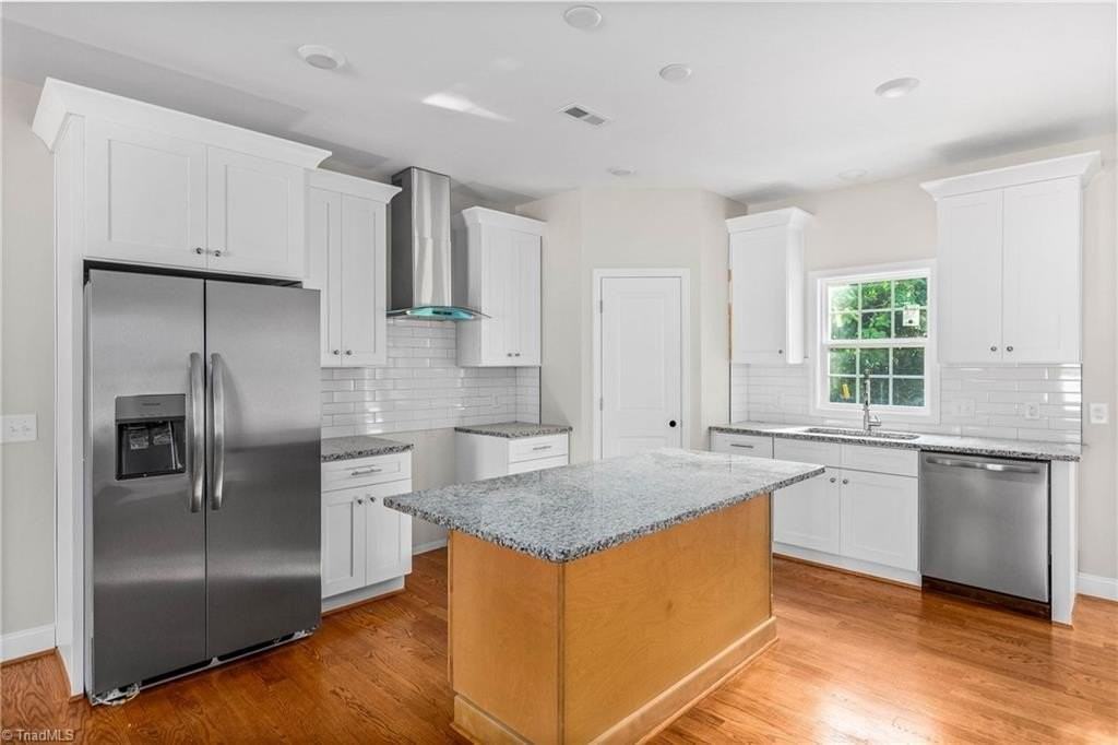 2459 Griffith Rd - Photo 4 of 14