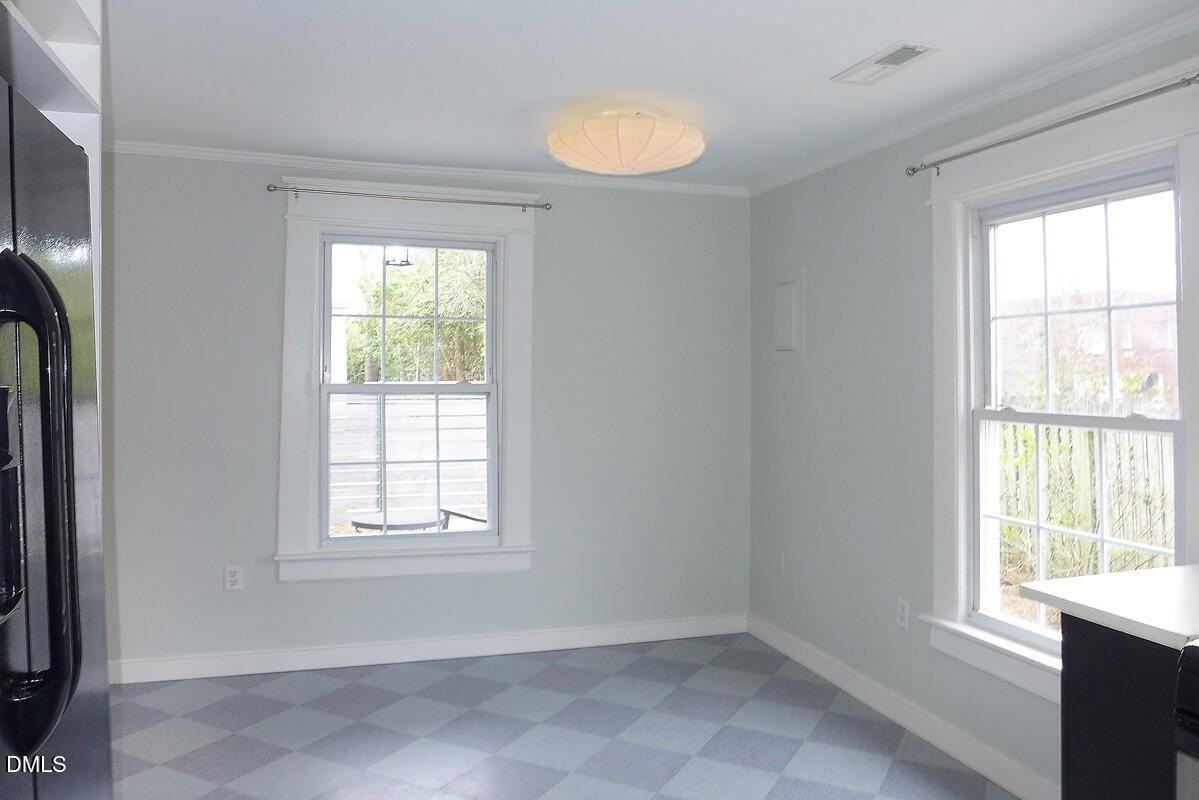 103 Center St - Photo 7 of 15