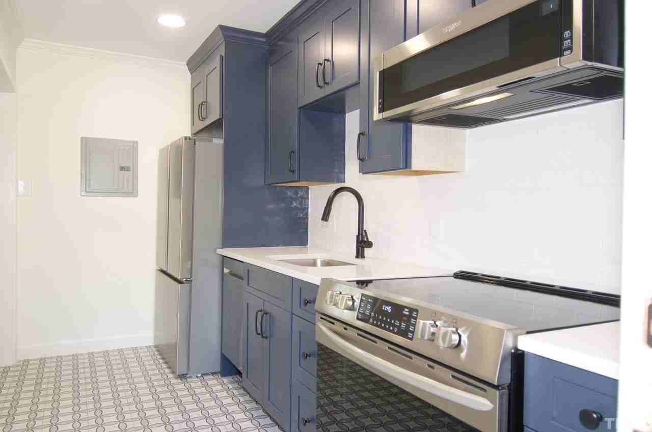2100 Sutton Dr #B - Photo 5 of 10