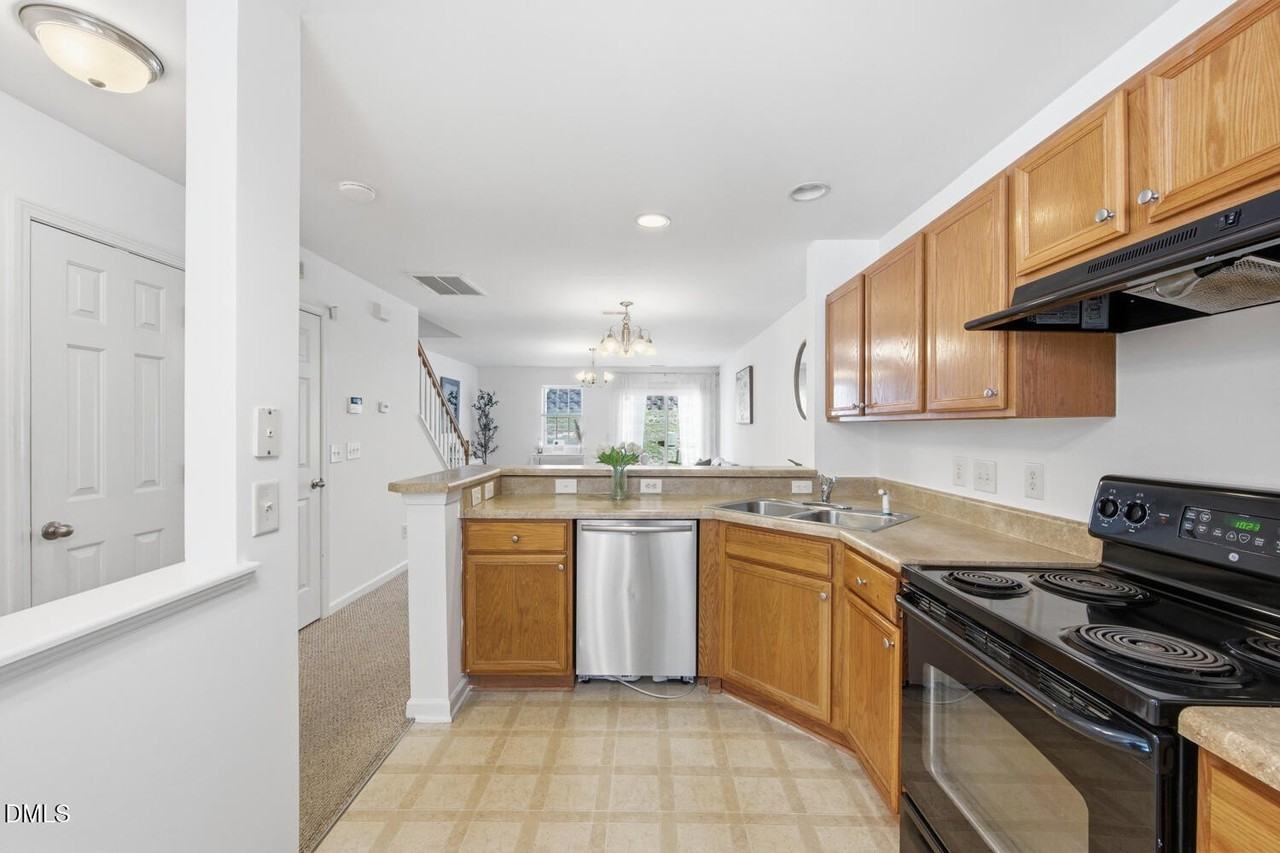 7719 Averette Field Dr - Photo 4 of 22