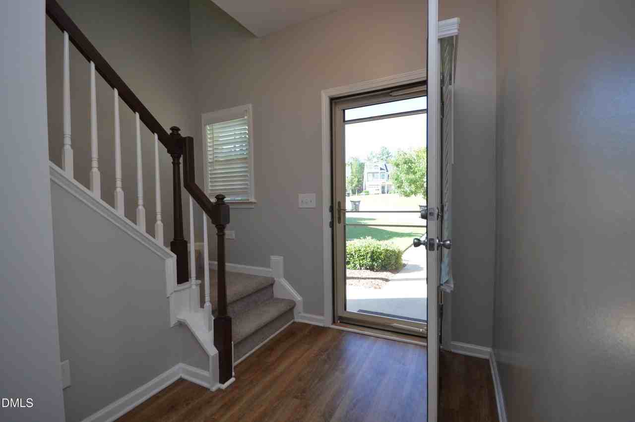 121 Cypress Hill Ln - Photo 5 of 36