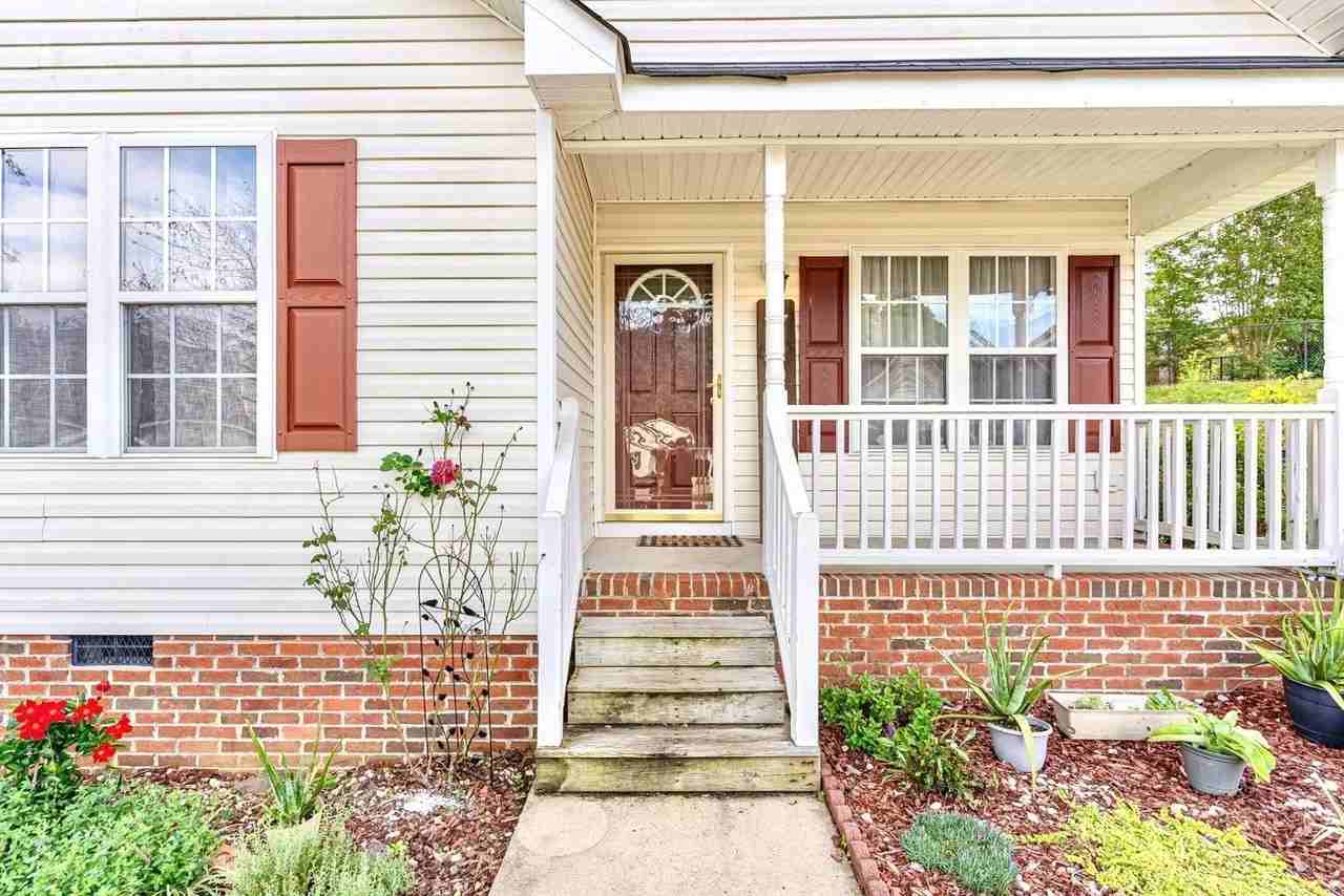 4408 Valley Cove Ct - Photo 4 of 25