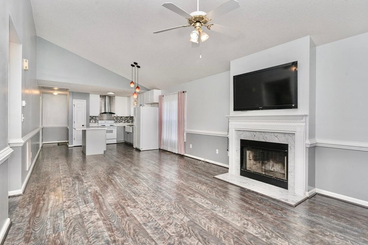 4408 Valley Cove Ct - Photo 5 of 25