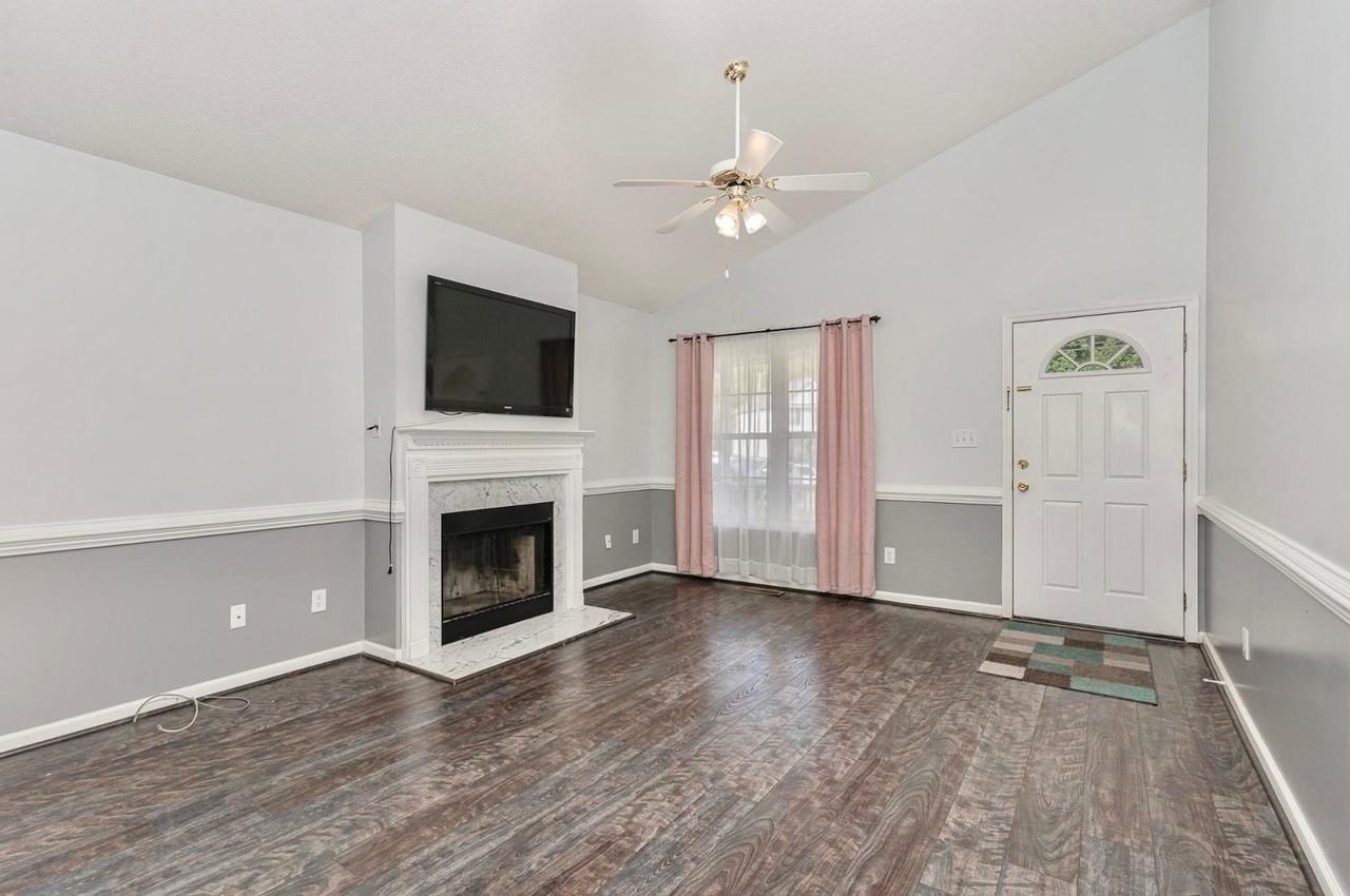 4408 Valley Cove Ct - Photo 7 of 25