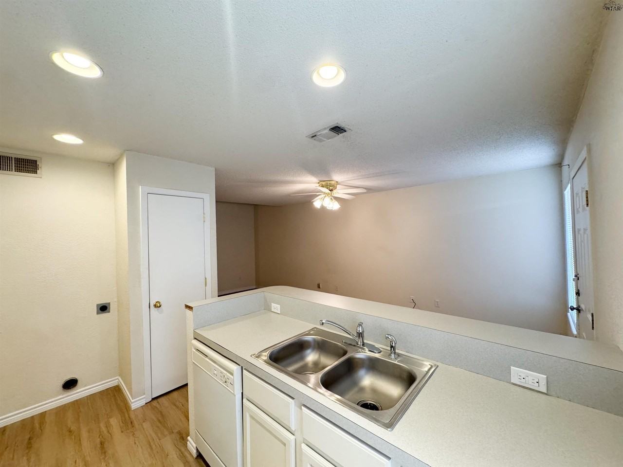 4621 Johnson Rd #10 - Photo 5 of 10