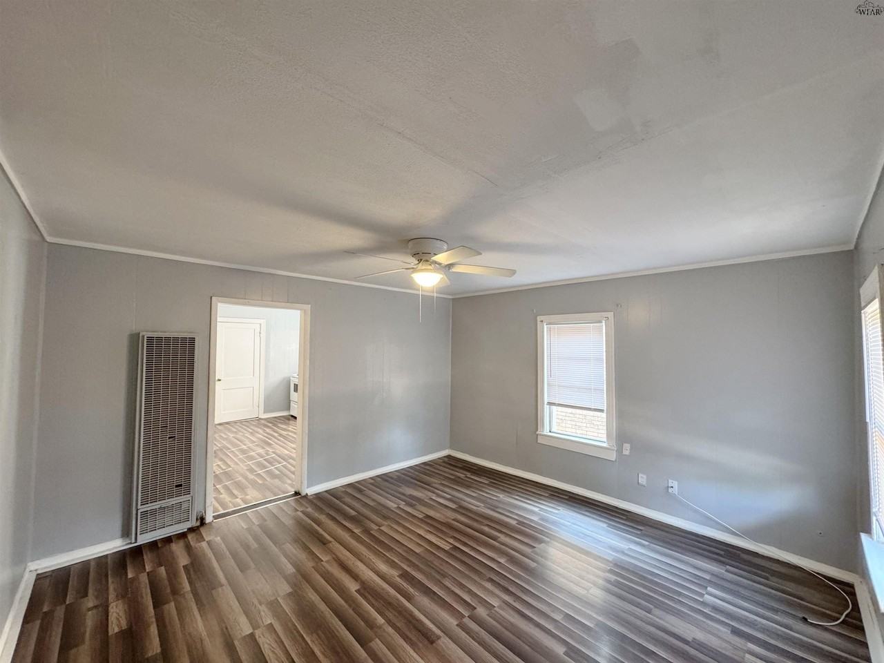 1015 Roosevelt St - Photo 2 of 12