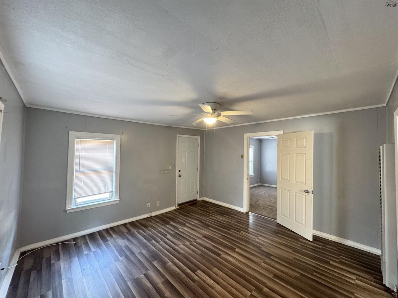 1015 Roosevelt St - Photo 3 of 12