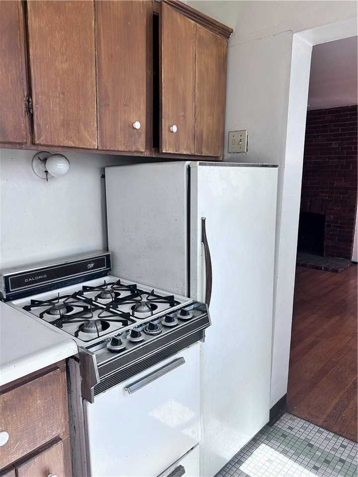 5807 Bartlett St #3 - Photo 5 of 9
