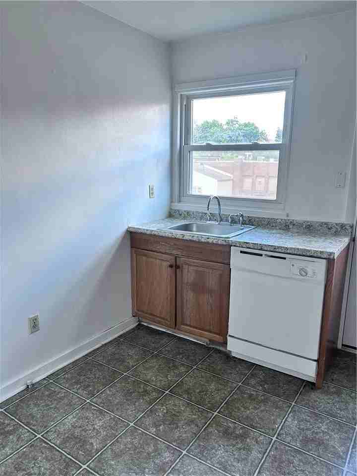 5839 Darlington Rd #4 - Photo 4 of 11