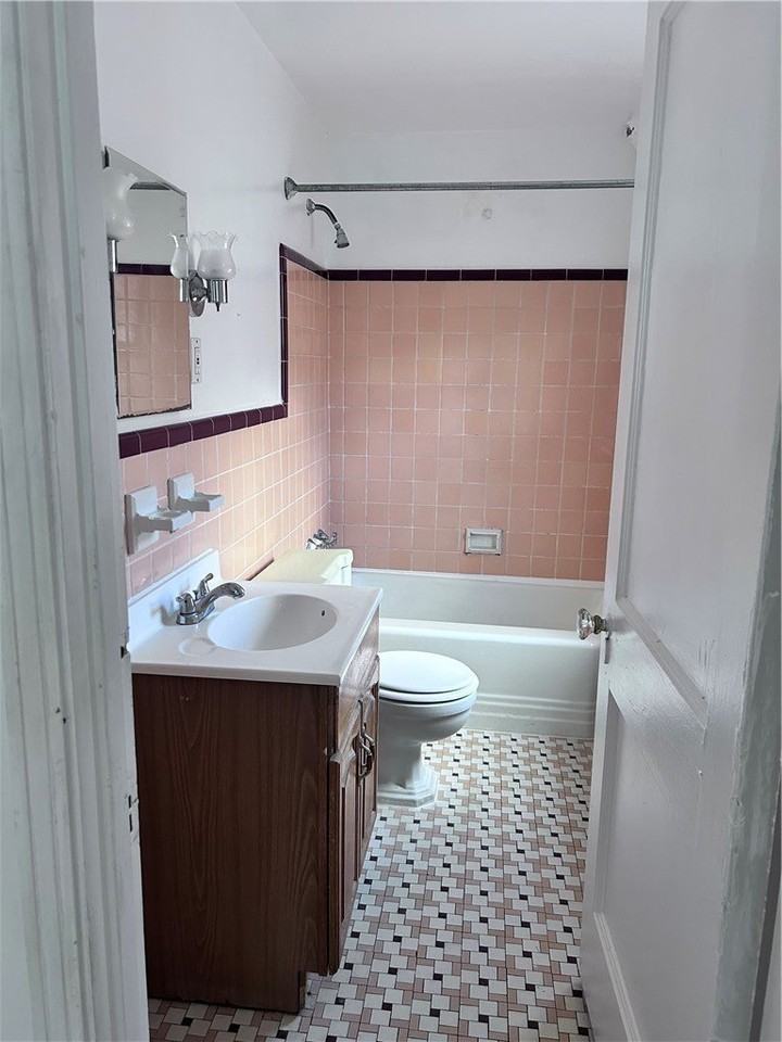 5839 Darlington Rd #4 - Photo 5 of 11