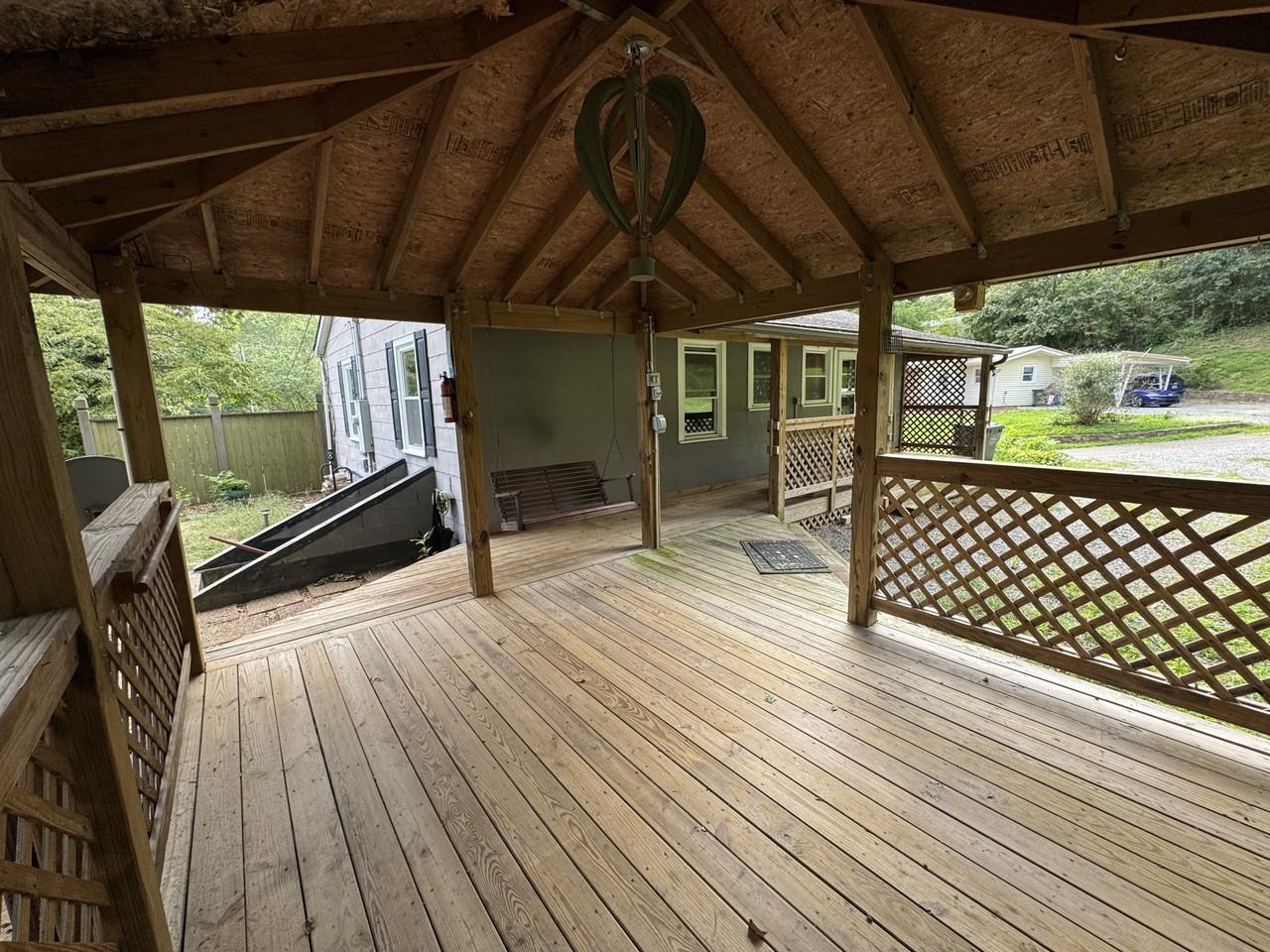319 Howell St #1 - Photo 4 of 12
