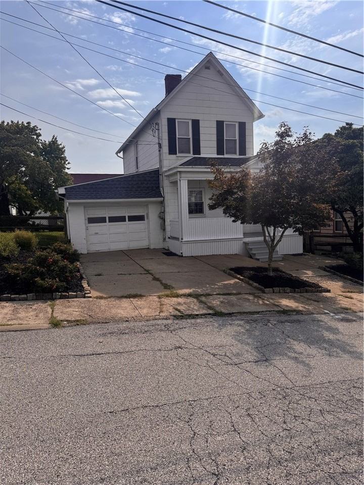 531 Bluff St - Photo 2 of 21