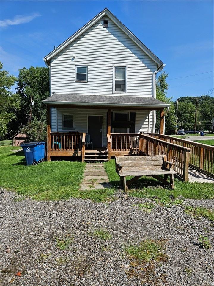 157 Bridge St - Photo 3 of 21