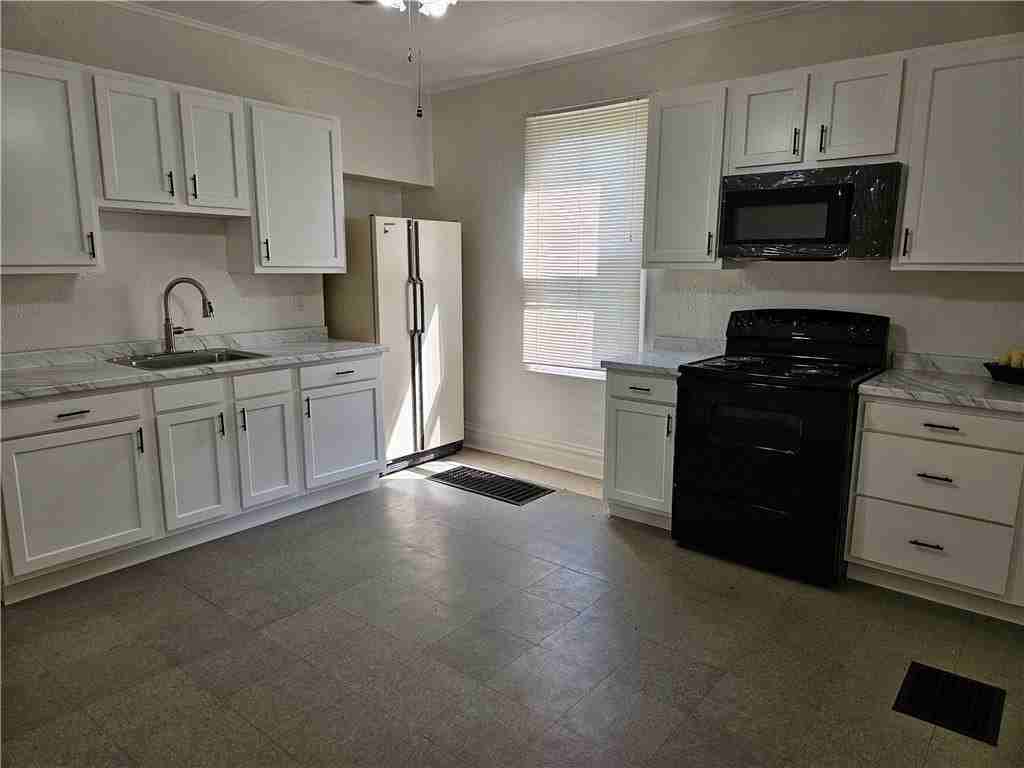 157 Bridge St - Photo 6 of 21
