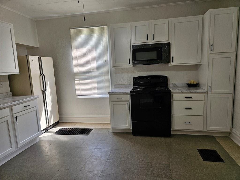 157 Bridge St - Photo 7 of 21